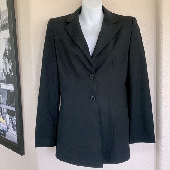 EMPORIO ARMANI Black blazer, beautifully tailored, sleek! Size 6 - Picture 3 of 17